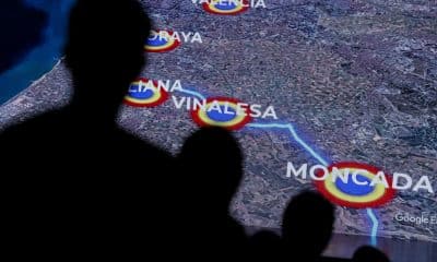 El director de la Volta a la Comunitat Valencian, Ángel Casero, y el presidente del Consejo Superior de Deportes, José Manuel Rodríguez Uribes, han participado en el acto de presentación de la prueba que se disputará del 4 al 8 de febrero. EFE/Biel Aliño