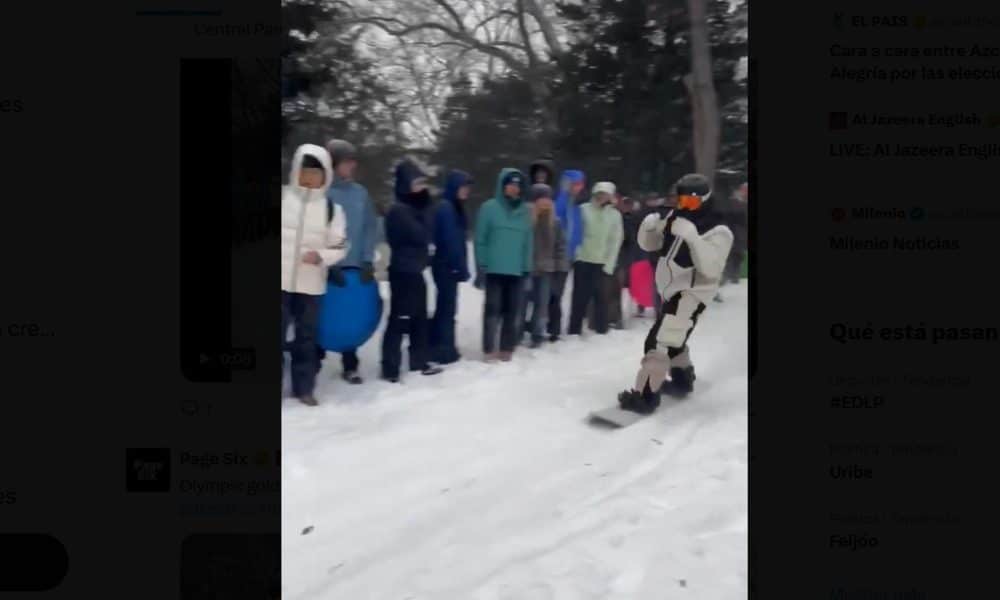 Fotografía tomada a través de rastreo de redes que muestra al triple campeón olímpico de snowboard, Shaun White, durante un espectáculo de trucos y piruetas en Central Park. EFE/ Rastreo de Redes /SOLO USO EDITORIAL