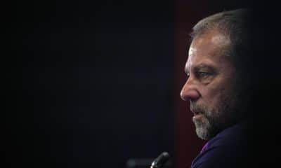 El entrenador del FC Barcelona, Hansi Flick durante la rueda de prensa tras el entrenamiento del equipo en la ciudad deportiva Joan Gamper este sábado antes de su enfrentamiento liguero contra el Real Oviedo. EFE/Alejandro García