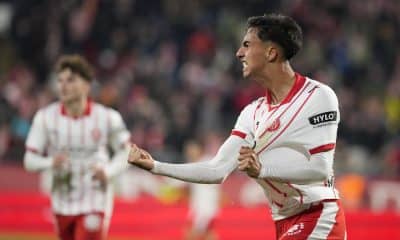 El defensa brasileño del Girona Vitor Reis celebra el primer gol de su equipo durante el partido de la jornada 21 de LaLiga entre el Girona FC y el Getafe CF, este lunes en el estadio municipal de Montilivi. EFE/David Borrat.