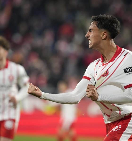 El defensa brasileño del Girona Vitor Reis celebra el primer gol de su equipo durante el partido de la jornada 21 de LaLiga entre el Girona FC y el Getafe CF, este lunes en el estadio municipal de Montilivi. EFE/David Borrat.