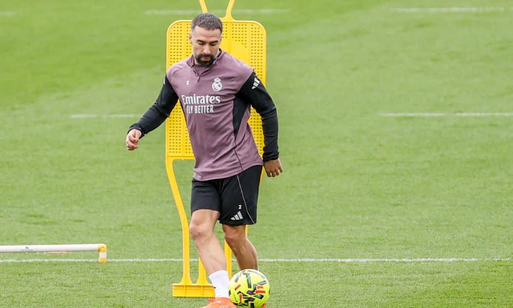 El defensa del Real Madrid Dani Carvajal, durante el entrenamiento en la Ciudad Deportiva de Valdebebas para preparar el partido de Liga de mañana frente al Real Betis. EFE/Kiko Huesca
