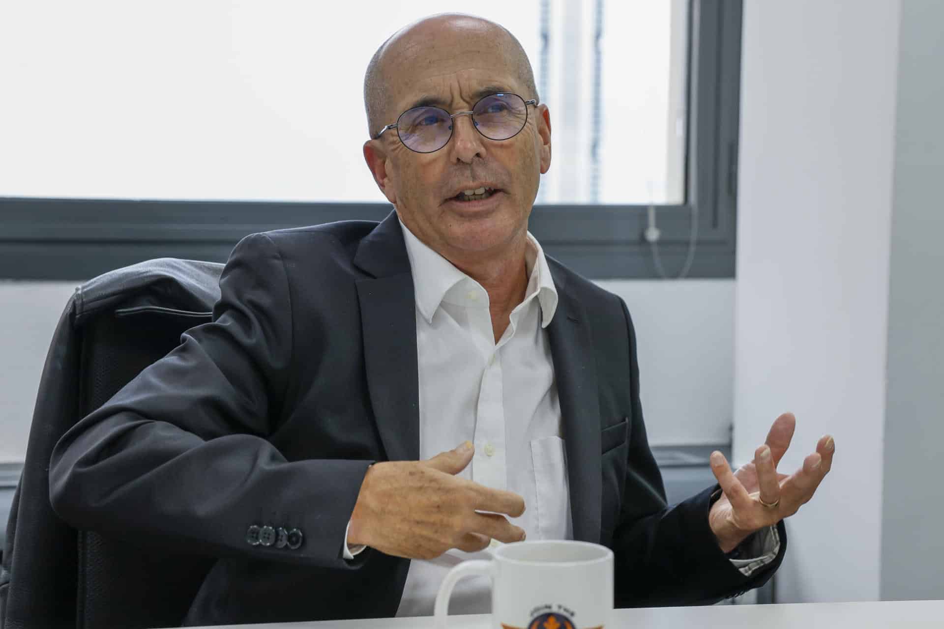 Imagen de archivo del escritor estadounidense Don Winslow (Nueva York, 1953), en una entrevista con EFE. EFE/Juanjo Guillén