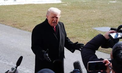 El presidente de Estados Unidos, Donald Trump, habla con la prensa en la Casa Blanca este martes, en Washington (EE.UU). EFE/ Octavio Guzmán