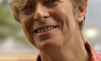 El cantante David Bowie en Sídney el 16 de febrero de 2004, durante su gira australiana 'Reality'.
 EPA/MICK TSIKAS AUSTRALIA Y NUEVA ZELANDA OUT[AUSTRALIA Y NUEVA ZELANDA OUT]
 
//////////
 
epa00136231 Singer David Bowie in Sydney 16 February 2004 where he gave a press conference in advance of his Australian tour 'Reality', which will be his first Australian tour in sixteen years.  EPA/MICK TSIKAS AUSTRALIA AND NEW ZEALAND OUT[AUSTRALIA AND NEW ZEALAND OUT ]