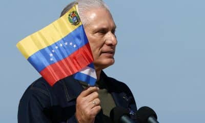 El presidente de Cuba, Miguel Diaz-Canel, habla durante un acto celebrado en la Tribuna Antimperialista a favor de Venezuela este sábado, en La Habana (Cuba). EFE/ Ernesto Mastrascusa