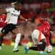 Foto de archivo de Adama Traore (i), con el Fulham, durante un partido ante el Manchester United. EFE/EPA/ADAM VAUGHAN