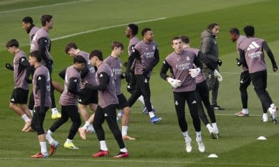 Los jugadores del RFeal Madrid durante el entrenamiento del equipo en la Ciudad Deportiva de Valdebebas en Madrid este viernes para preparar su enfrentamiento liguero ante el Villarreal. EFE/JJ Guillén