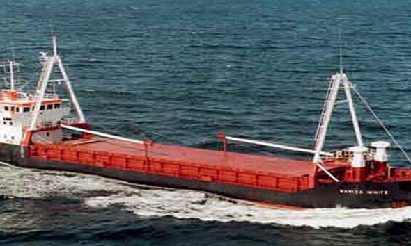 Fotografía de un carguero navegando en alta mar. EFE