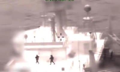 Captura de pantalla tomada de la cuenta oficial de la red social X @ Southcom del Comando Sur de los Estados Unidos que muestra la intercepción del buque petrolero Olina este viernes, en aguas del Caribe. EFE/ @Southcom /SOLO USO EDITORIAL/NO VENTAS