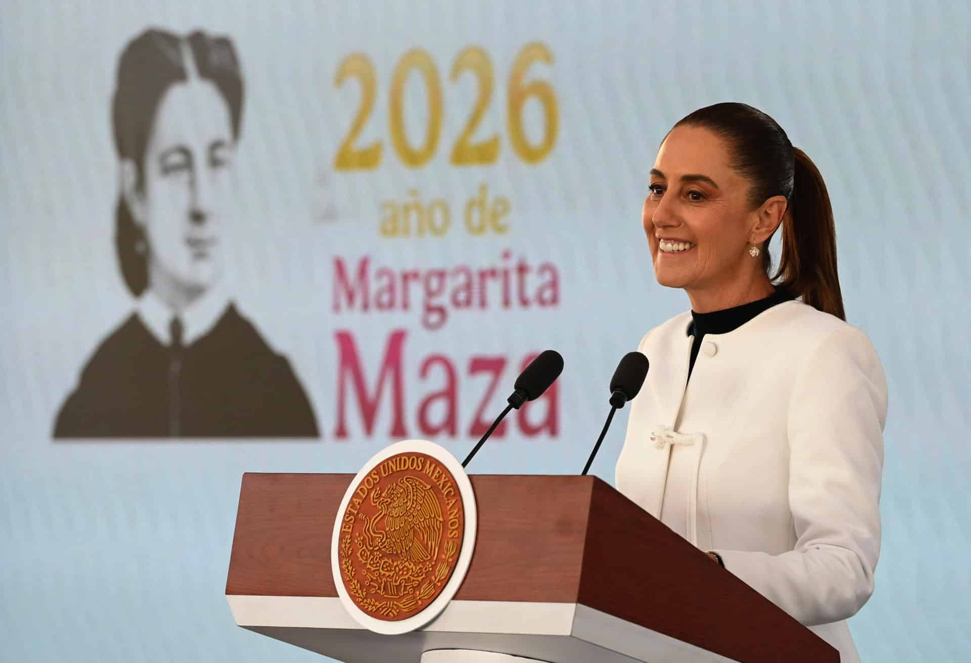 Fotografía cedida por la Presidencia de México, de su mandataria Claudia Sheinbaum durante una conferencia de prensa este viernes en el municipio de Ecatepec (México). EFE/ Presidencia de México / SOLO USO EDITORIAL/NO VENTAS/SOLO DISPONIBLE PARA ILUSTRAR LA NOTICIA QUE ACOMPAÑA (CRÉDITO OBLIGATORIO)