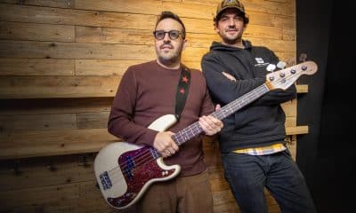 Los músicos del grupo Colectivo Panamera, Pepe Curioni (i) y Nacho Taboada (d), durante una entrevista con EFE con motivo del concierto que ofrecen este martes en Logroño, en la última jornada del Festival Actual. El músico argentino Pepe Curioni, del grupo Colectivo Panamera, cree que las canciones van a ser "muy parecidas" si se extiende el uso de la Inteligencia Artificial (IA) para la creación artística, aunque puede ser útil para ir "más rápido en ciertas cuestiones". EFE/ Raquel Manzanares