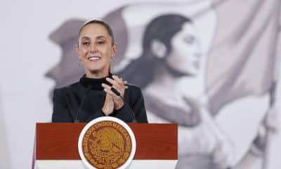La presidenta de México, Claudia Sheinbaum, habla en una rueda de prensa este miércoles, en el Palacio Nacional en Ciudad de México (México). EFE/ Isaac Esquivel