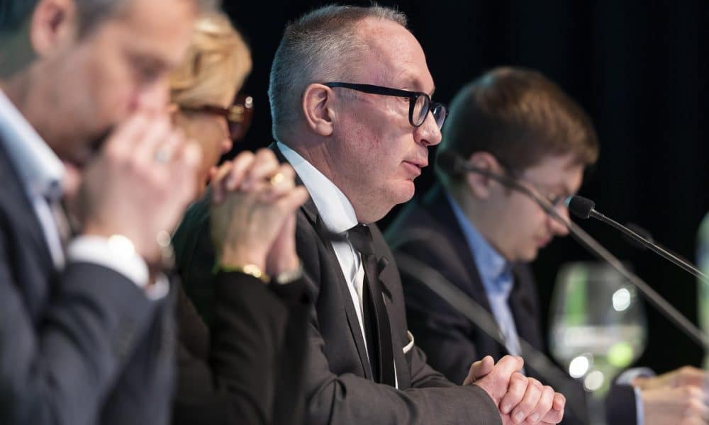 La conferencia de prensa del alcalde Nicolas Féraud. EFE/EPA/CYRIL ZINGARO