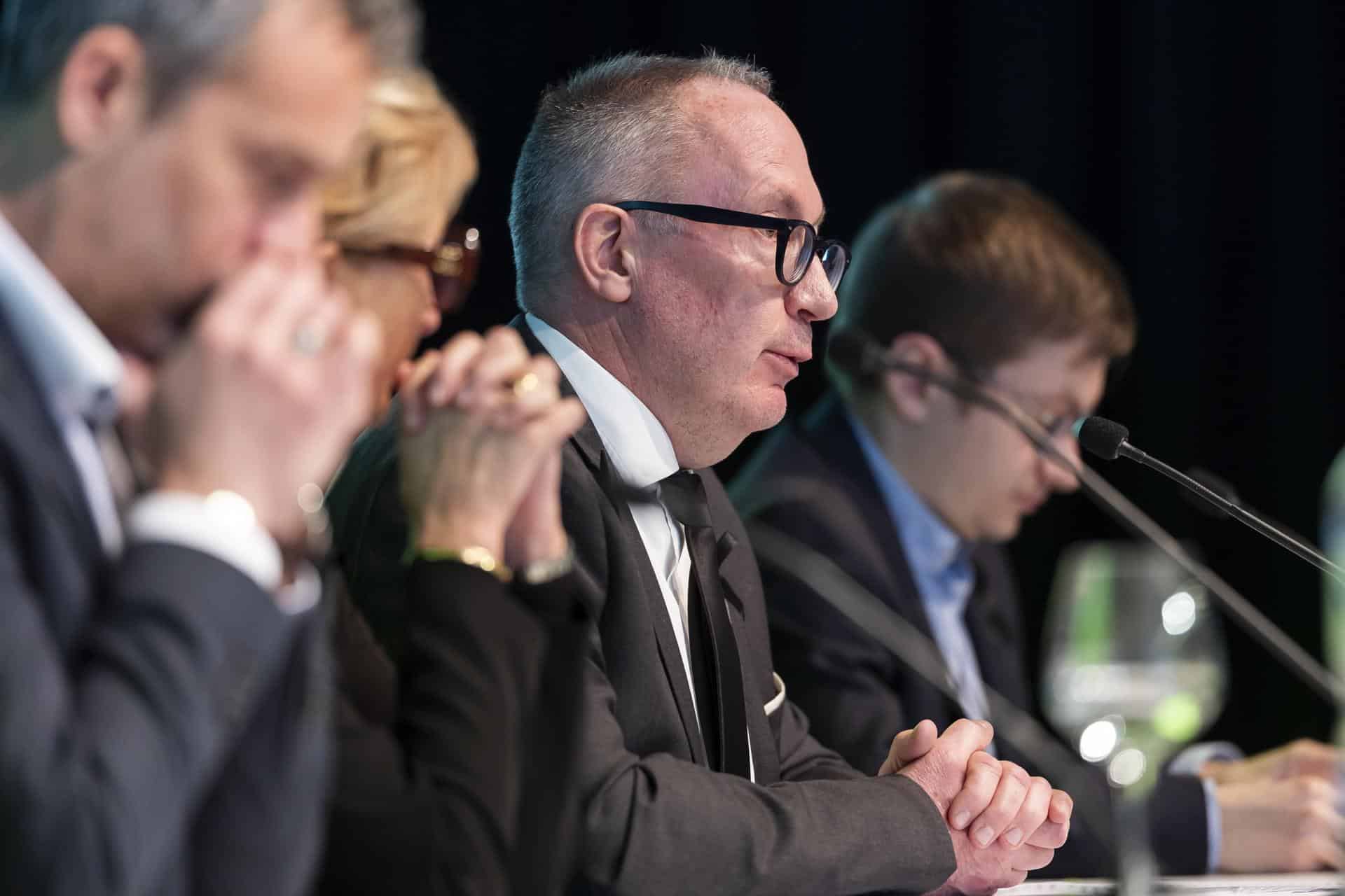 La conferencia de prensa del alcalde Nicolas Féraud. EFE/EPA/CYRIL ZINGARO