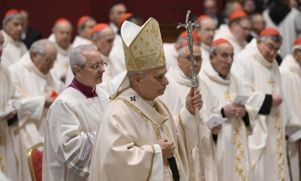 - El papa León XIV preside una misa ante cardenales de todo el mundo en la basílica de San Pedro, este jueves en el Vaticano, en una cumbre con la que pretende recabar sus pareceres sobre temas clave para el futuro de la iglesia, a menudo envuelta en divisiones.- EFE/ Simone Risoluti / Dicastero per la Comunicazione ***SOLO USO EDITORIAL/SOLO DISPONIBLE PARA ILUSTRAR LA NOTICIA QUE ACOMPAÑA (CRÉDITO OBLIGATORIO)***