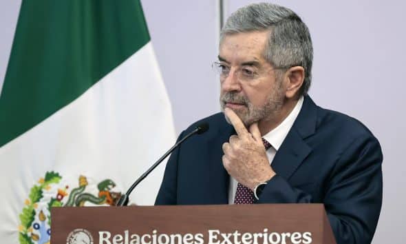 Imagen de archivo del secretario de Relaciones Exteriores de México, Juan Ramón de la Fuente. EFE/ José Méndez