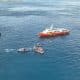 Padar Island (Indonesia), 04/01/2026.- A handout photo released by the Indonesian National Search and Rescue Agency (BASARNAS) shows rescuers recovering a body in the waters off Padar Island, near Labuan Bajo, Komodo National Park, Indonesia, 04 January 2026. Authorities recovered the body, suspected to be that of a Spanish national, ten days after a vessel sank in rough seas on 26 December 2025. A Spanish father and three of his children were reported missing following the accident. EFE/EPA/BASARNAS HANDOUT -- MANDATORY CREDIT -- BEST QUALITY AVAILABLE -- HANDOUT EDITORIAL USE ONLY/NO SALES