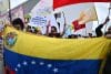 Personas participan en una manifestación para exigir la liberación del presidente venezolano, Nicolás Maduro, y para condenar el ataque de Estados Unidos contra el país caribeño, este 5 de enero de 2026 en Brasilia (Brasil). EFE/ Andre Borges

