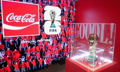 Fotografía que muestra una réplica del trofeo de la Copa Mundial de la FIFA en Ciudad de Guatemala (Guatemala). EFE/Fernando Ruiz /MÁXIMA CALIDAD DISPONIBLE
