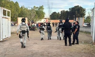Personal de la Guardia Nacional resguarda la zona donde se cometió un ataque armado el domingo, en la ciudad de Salamanca (México). EFE/STR