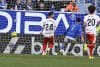 El delantero del Real Oviedo Ilyas Chaira (2d) marca el 1-0 durante el partido de LaLiga entre el Real Oviedo y el Girona FC celebrado en el Estadio Carlos Tartiere en Oviedo, este sábado. EFE/Eloy Alonso