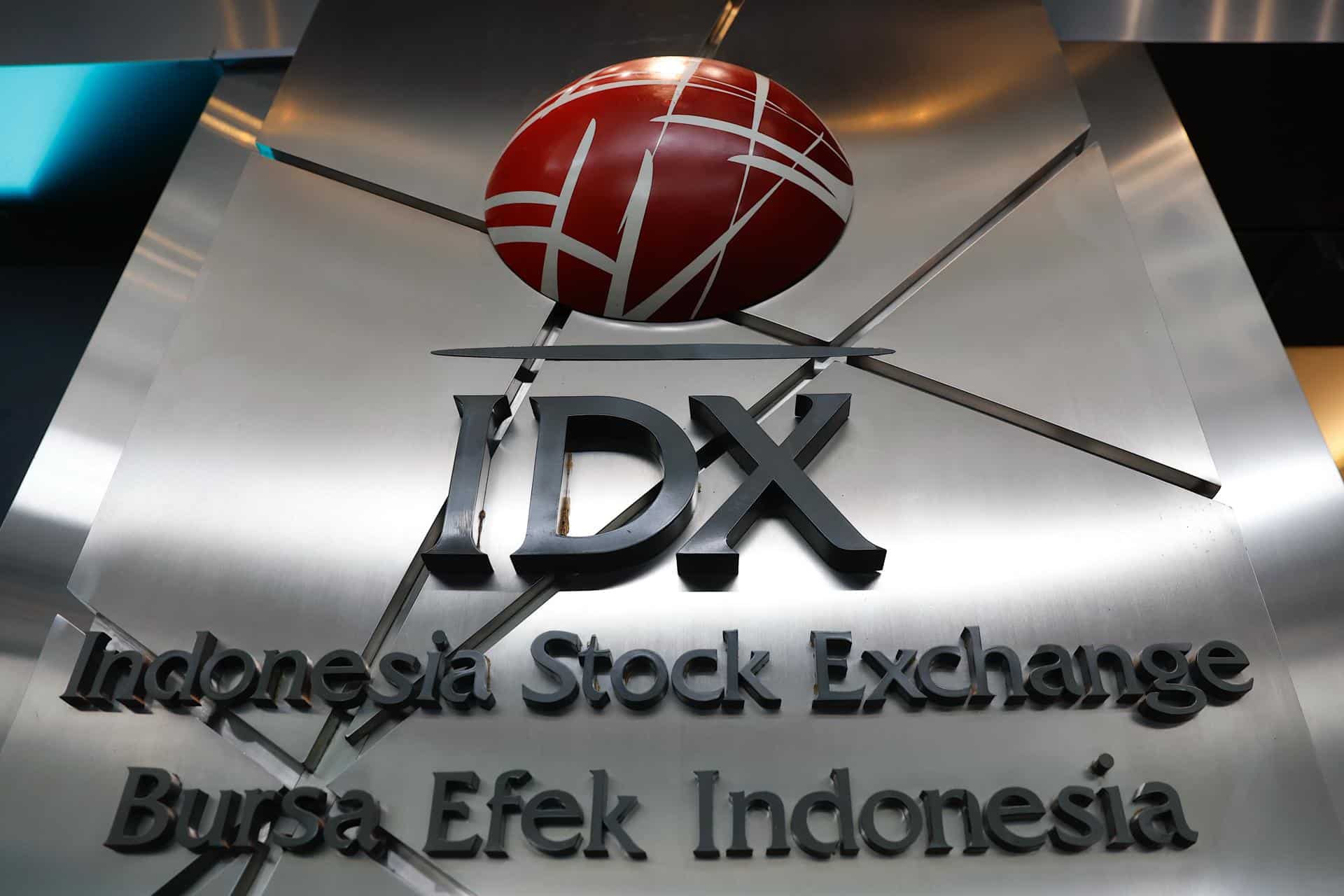JAKARTA (Indonesia), 30/01/2026.- A view of the logo of the Indonesian stock exchange in Jakarta, Indonesia, 30 January 2026 The President Director of the Indonesia Stock Exchange, Iman Rachman, announced his resignation on 30 January to take accountability for recent market conditions following a sharp decline in the benchmark Jakarta Composite Index (IHSG), according to a statement from the IDX. EFE/EPA/MAST IRHAM