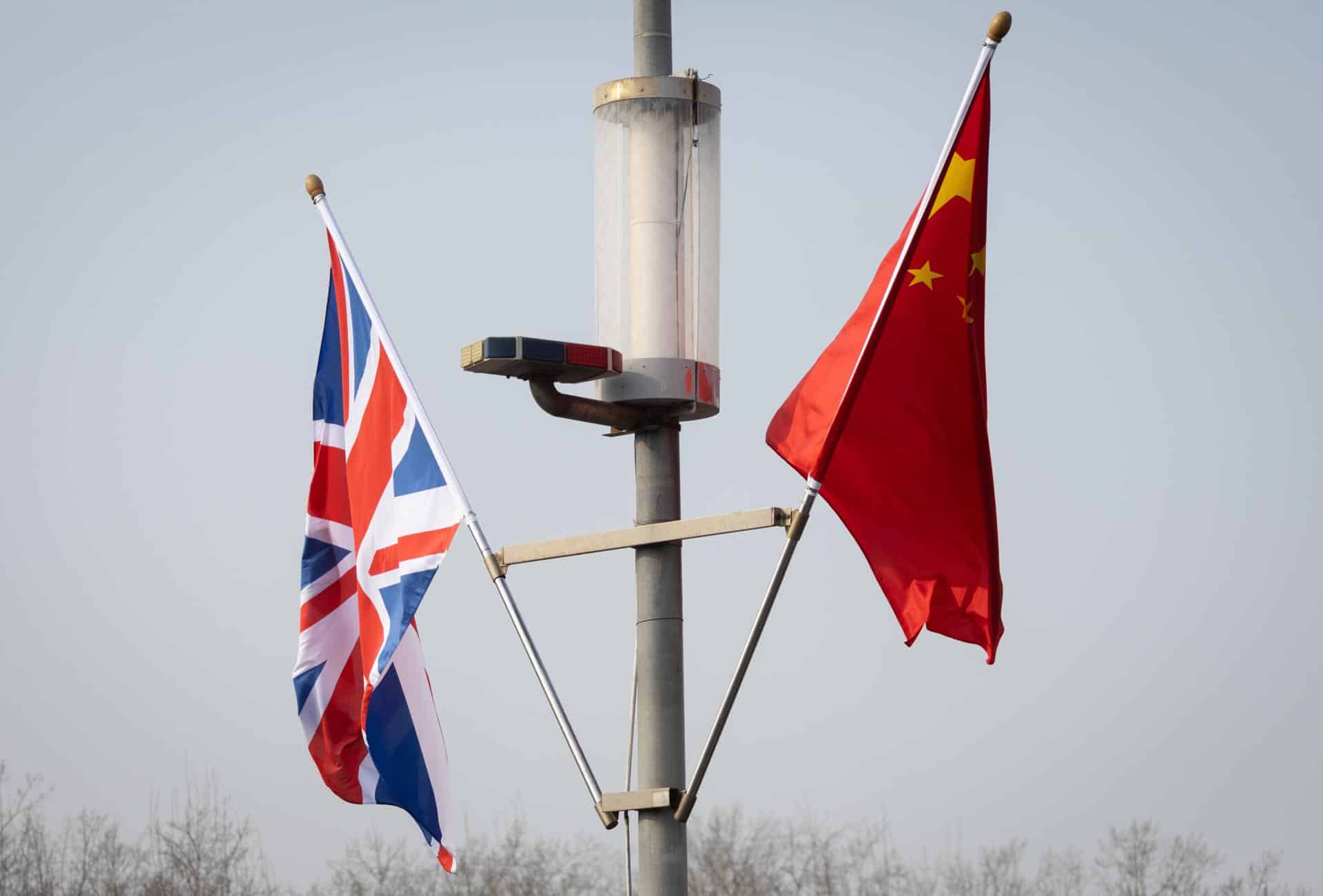 El primer ministro británico, Keir Starmer, llegó este miércoles a Pekín para iniciar una visita oficial a China de cuatro días con la que busca relanzar las relaciones políticas y comerciales entre ambos países, tras años de distanciamiento y en un contexto internacional marcado por las tensiones geopolíticas. (Reino Unido) EFE/EPA/Jessica lee