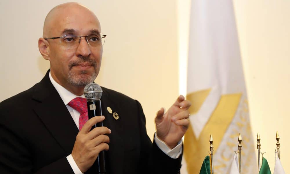El presidente de la Concanaco Servytur, Octavio de la Torre, participa durante una conferencia de prensa en Ciudad de México (México). Imagen de archivo. EFE/ Mario Guzmán