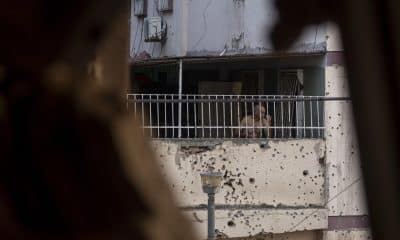 Un edificio dañado por un bombardeo en Caracas. EFE/ Miguel Gutiérrez