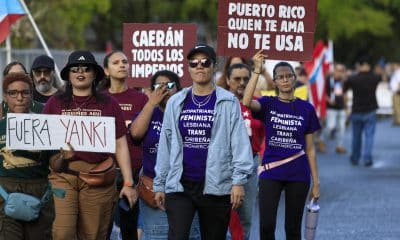 Personas participan en una manifestación en apoyo a Venezuela frente al Tribunal Federal este 3 de enero de 2025, en San Juan (Puerto Rico). EFE/ Thais Llorca