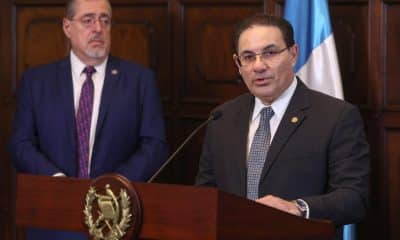 El ministro de Gobernación, Marco Antonio Villeda, habla durante una rueda de prensa en el Palacio Nacional de la Cultura, en Ciudad de Guatemala (Guatemala). EFE/ Mariano Macz