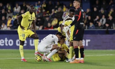 El defensa del Villarreal Juan Foyth se lesiona durante el partido de la jornada 21 de LaLiga que Villarreal CF y Real Madrid disputaron en el estadio de La Cerámica. EFE/Kai Forsterling