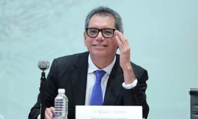 El secretario de Hacienda y Crédito Público, Édgar Amador Zamora, habla durante una rueda de prensa, este viernes en el Palacio Nacional en Ciudad de México (México). EFE/Mario Guzmán