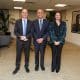 Fotografía cedida por el Banco Interamericano de Desarrollo (BID) donde aparece su vicepresidente ejecutivo, Jordan Schwartz (i), y su vicepresidenta de Sectores y Conocimiento, Ana María Ibáñez (d), posando junto al presidente electo de Honduras, Nasry 'Tito' Asfura (c), a su llegada este martes, a la sede del organismo financiero en Washington (Estados Unidos). EFE/BID /SOLO USO EDITORIAL /NO VENTAS /SOLO DISPONIBLE PARA ILUSTRAR LA NOTICIA QUE ACOMPAÑA /CRÉDITO OBLIGATORIO