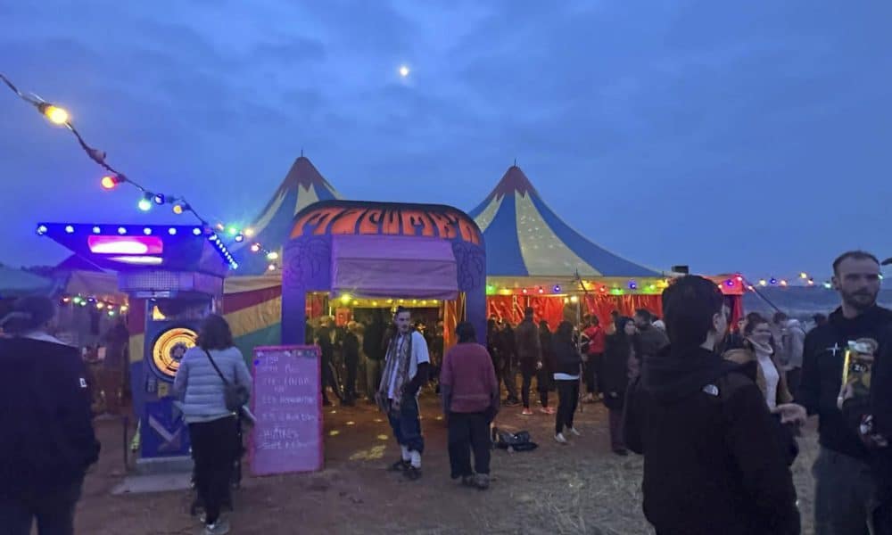 Imagen de la macrofiesta ilegal de Año Nuevo de Albacete (España) tomada este 1 de enero. EFE/ Miguel Andújar