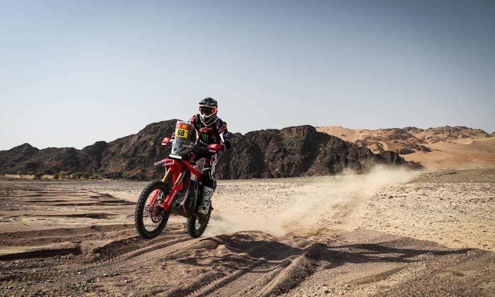 Foto del 6 de enero del español Tosha Schareina (Monster Energy Honda) durante su participación en el Dakar 2026. EFE/ A.S.O./F.Le Floc'h/dppi 05126011 - SOLO USO EDITORIAL/SOLO DISPONIBLE PARA ILUSTRAR LA NOTICIA QUE ACOMPAÑA (CRÉDITO OBLIGATORIO) -