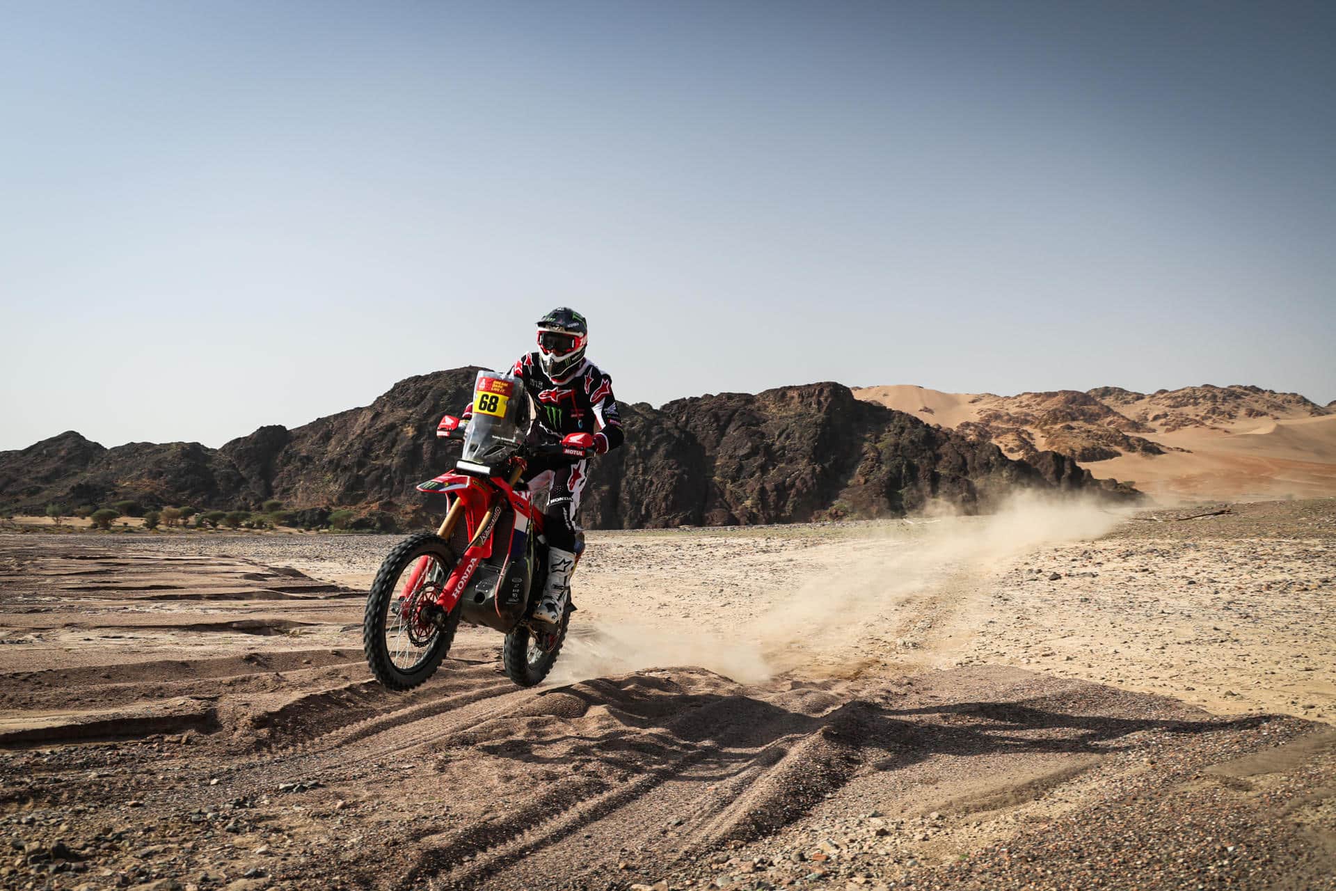 Foto del 6 de enero del español Tosha Schareina (Monster Energy Honda) durante su participación en el Dakar 2026. EFE/ A.S.O./F.Le Floc'h/dppi 05126011 - SOLO USO EDITORIAL/SOLO DISPONIBLE PARA ILUSTRAR LA NOTICIA QUE ACOMPAÑA (CRÉDITO OBLIGATORIO) -