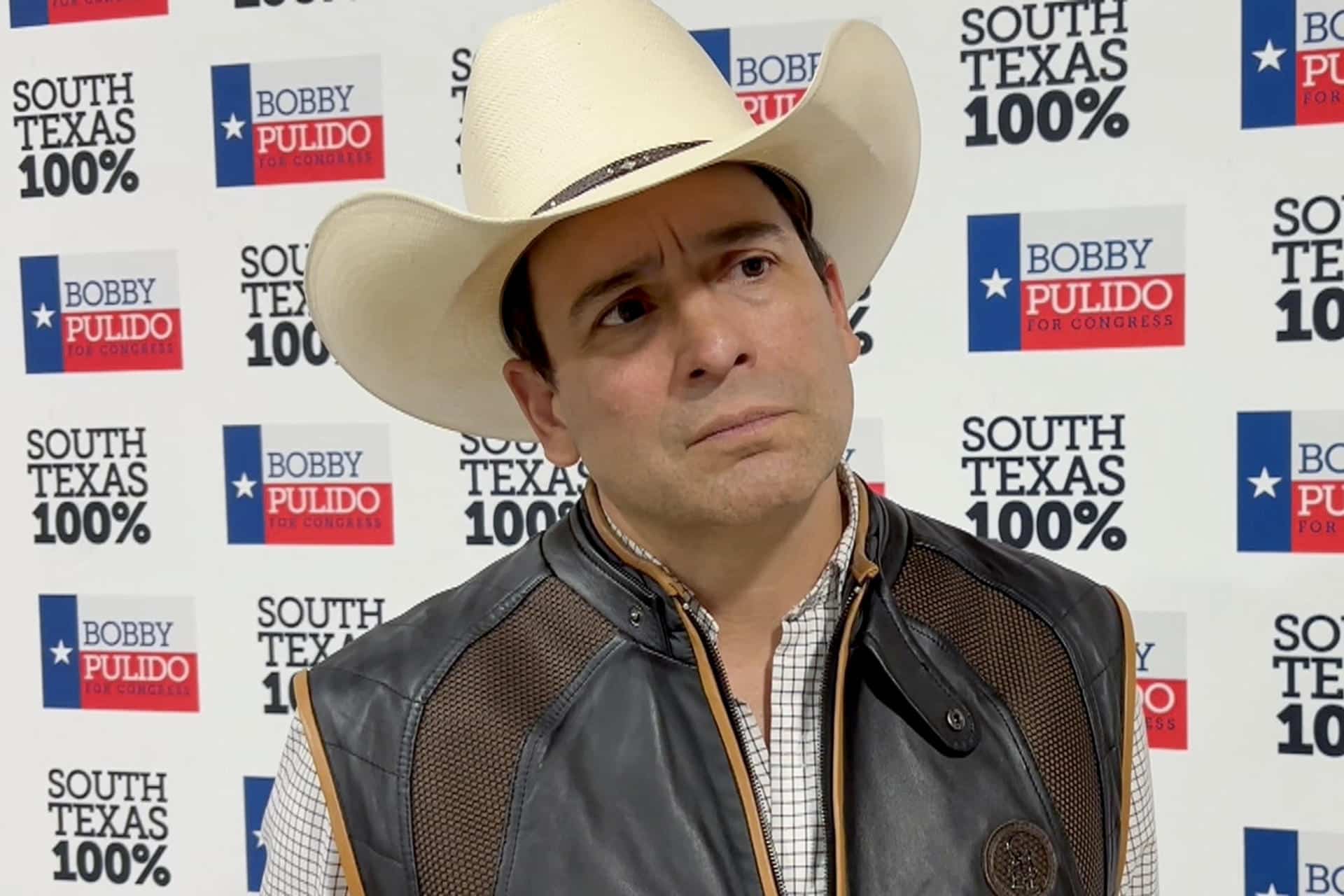 Captura de video que muestra al cantante tejano Bobby Pulido hablando en una entrevista con EFE en Gonzales (Estados Unidos). EFE/ Alejandra Arredondo