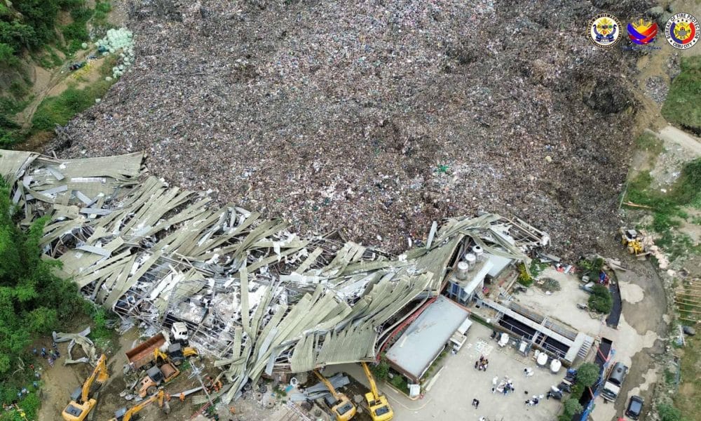 CEBÚ, 09/01/2026.-Al menos una persona falleció y otras 28 siguen desaparecidas este viernes en Filipinas tras un deslizamiento de tierra en un vertedero de la ciudad de Cebú, en la región central del archipiélago, donde los equipos de rescate han atendido a una decena de heridos y buscan a supervivientes entre los escombros. El Consejo Nacional para la Reducción y Gestión del Riesgo de Desastres (NDRRMC) explicó en un comunicado, citado por la agencia pública de Filipinas PNA, que el incidente se produjo el jueves en la tarde en el vertedero de Binaliw tras persistentes lluvias en las horas previas.-EFE/Facebook del Cuerpo de Bomberos de Cebú ***SOLO USO EDITORIAL/SOLO DISPONIBLE PARA ILUSTRAR LA NOTICIA QUE ACOMPAÑA (CRÉDITO OBLIGATORIO)***