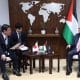 RAMALA (GAZA Y CISJORDANIA), 11/01/2026.- El primer ministro de la Autoridad Palestina, Mohamed Mustafa (d), solicitó este domingo al titular de Exteriores japonés, Toshimitsu Motegi (i), que reconozca el Estado de Palestina "para apoyar la paz y la estabilidad", durante un encuentro entre ambos celebrado en Ramala. EFE/ Oficina del Primer Ministro Palestino SÓLO USO EDITORIAL / SÓLO DISPONIBLE PARA ILUSTRAR LA NOTICIA QUE ACOMPAÑA (CRÉDITO OBLIGATORIO)
