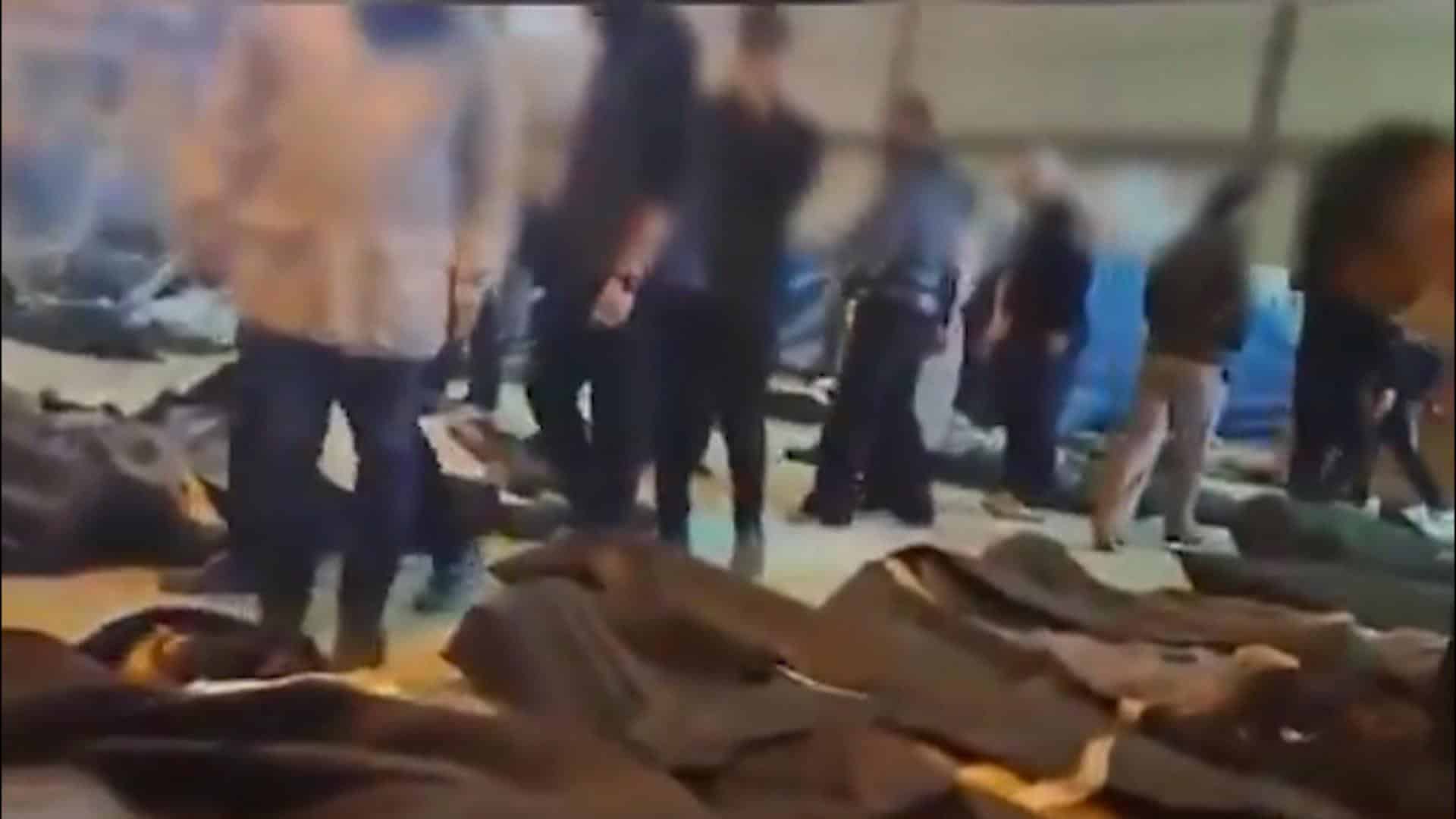 Captura de un video de la Agencia de Noticias de Activistas de Derechos Humanos (HRANA) en el que se ven cuerpos de víctimas de las protestas contra el régimen islámico en Irán. EFE/HUMAN RIGHTS ACTIVISTS NEWS AGENCY (HRANA) CON SEDE EN EE.UU./ SOLO USO EDITORIAL/SOLO DISPONIBLE PARA ILUSTRAR LA NOTICIA QUE ACOMPAÑA (CRÉDITO OBLIGATORIO).
