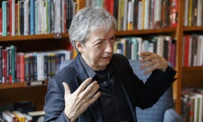 El escritor mexicano David Toscana habla durante una entrevista con EFE. Imagen de archivo. EFE/ José Méndez