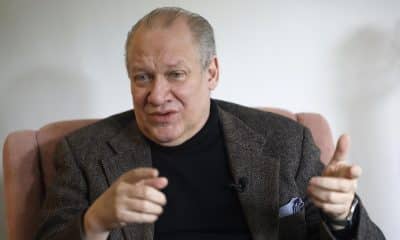 Fotografía del 17 de enero de 2026 del historiador cubano Rafael Rojas hablando durante una entrevista con EFE en Ciudad de México (México). EFE/ Sáshenka Gutiérrez