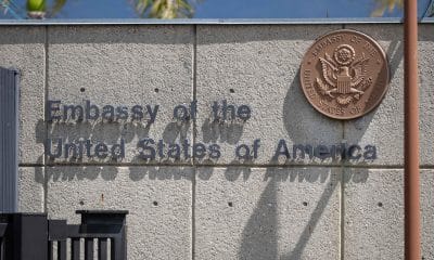 Fotografía de archivo de la entrada de la Embajada de Estados Unidos en Caracas (Venezuela). EFE/ Ronald Peña R
