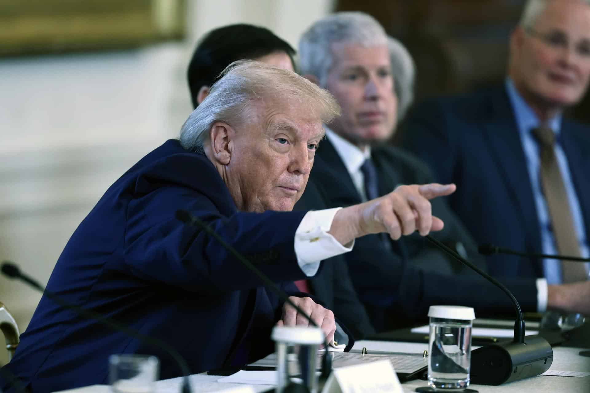 EFE/EPA/JIM LO SCALZO / POOL