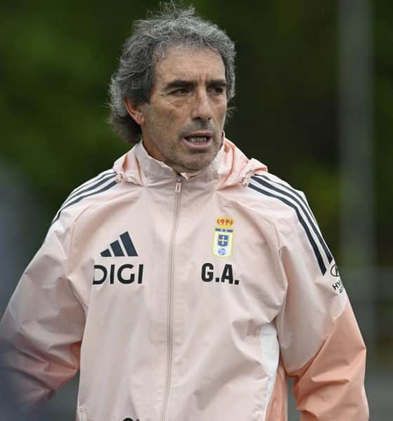 Fotografía de archivo del técnico uruguayo del Oviedo Guillermo Almada. EFE/ Eloy Alonso