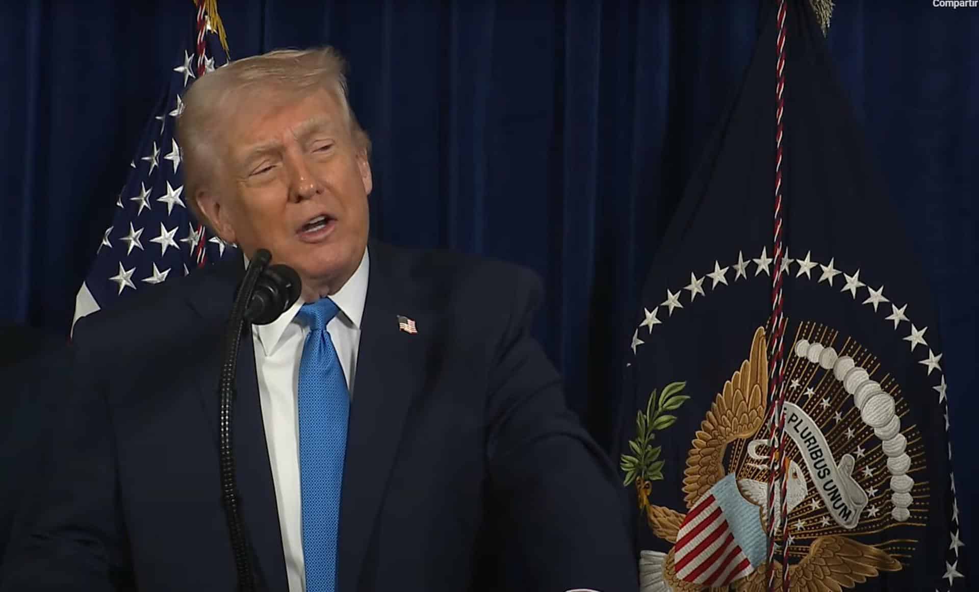 Captura de video tomada de una transmisión de La Casa Blanca del presidente de Estados Unidos, Donald Trump, durante una declaración este sábado, desde Palm Beach (FL, EE.UU.). EFE/ La Casa Blanca /SOLO USO EDITORIAL/ SOLO DISPONIBLE PARA ILUSTRAR LA NOTICIA QUE ACOMPAÑA (CRÉDITO OBLIGATORIO)