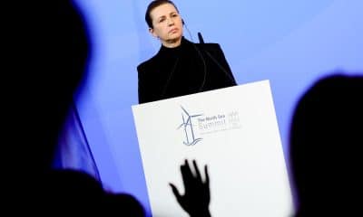 La primera ministra de Dinamarca, Mette Frederiksen, habla en una conferencia de prensa durante la Cumbre Internacional del Mar del Norte en Hamburgo, Alemania, el 26 de enero de 2026. Alemania acogió la 3ª Cumbre del Mar del Norte en Hamburgo los días 25 y 26 de enero de 2026. La cumbre tuvo como objetivo avanzar en la energía eólica marina, el hidrógeno y la infraestructura marina a través de una mayor cooperación de la UE y regional. (Dinamarca, Alemania, Hamburgo) EFE/EPA/FILIP SINGER