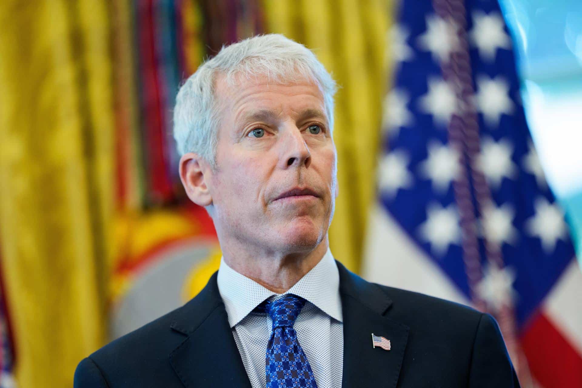 Fotografía de archivo fechada el 6 de octubre de 2025 del secretario de Energía de Estados Unidos, Chris Wright, hablando a los medios en la Casa Blanca en Washington (EE.UU.). EFE/EPA/Aaron Schwartz - Pool via CNP / POOL